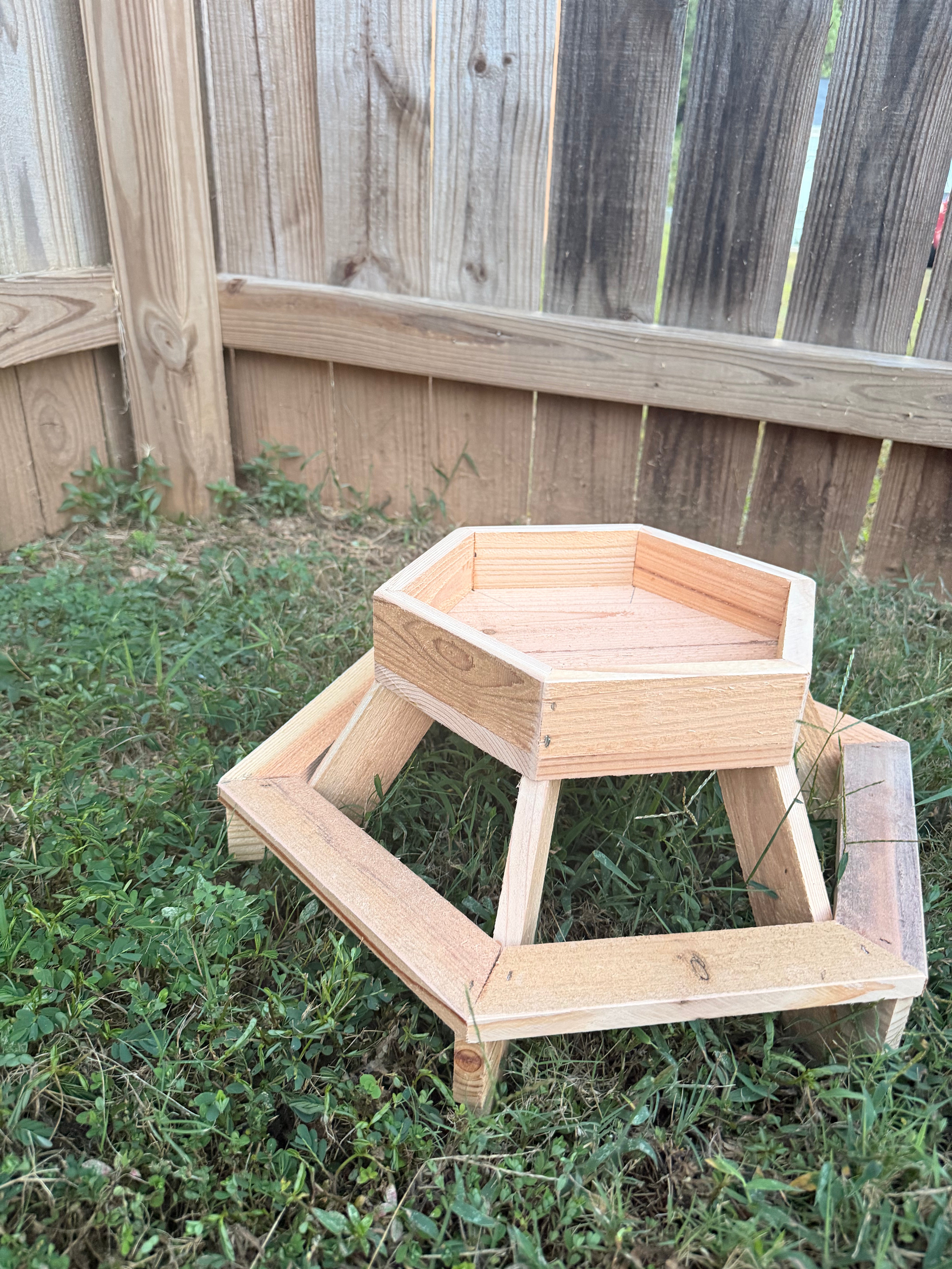 Cedar Chick-Nic Table hexagonal chicken feeder